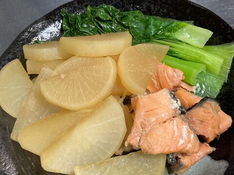 圧力鍋でガス代節約☆大根と銀鮭の煮物